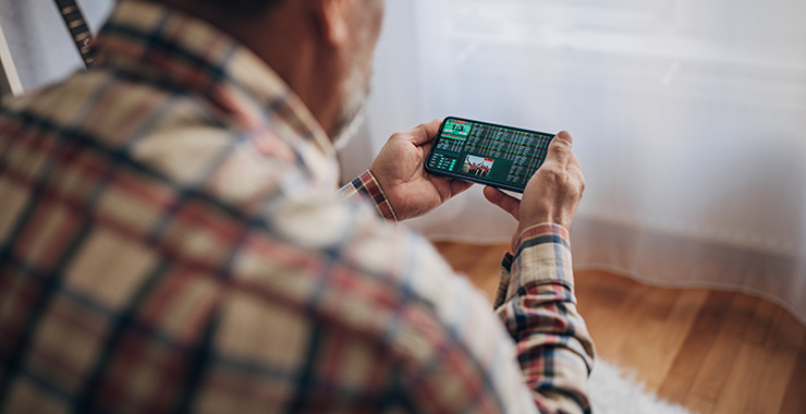 Understanding how online gaming and gambling affect human psychology and why these activities can be so addictive.